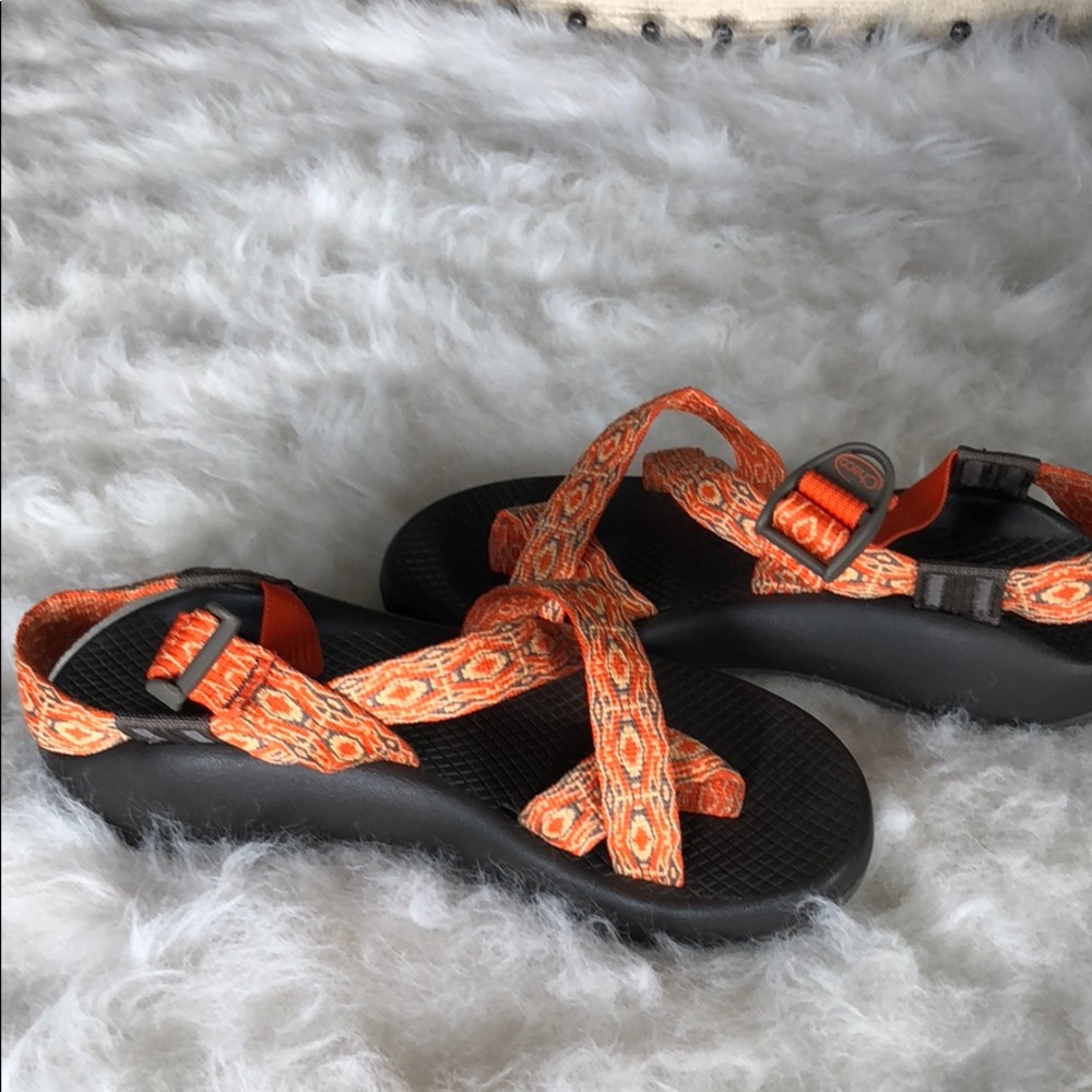 Chacos satrapy orange, gray brown